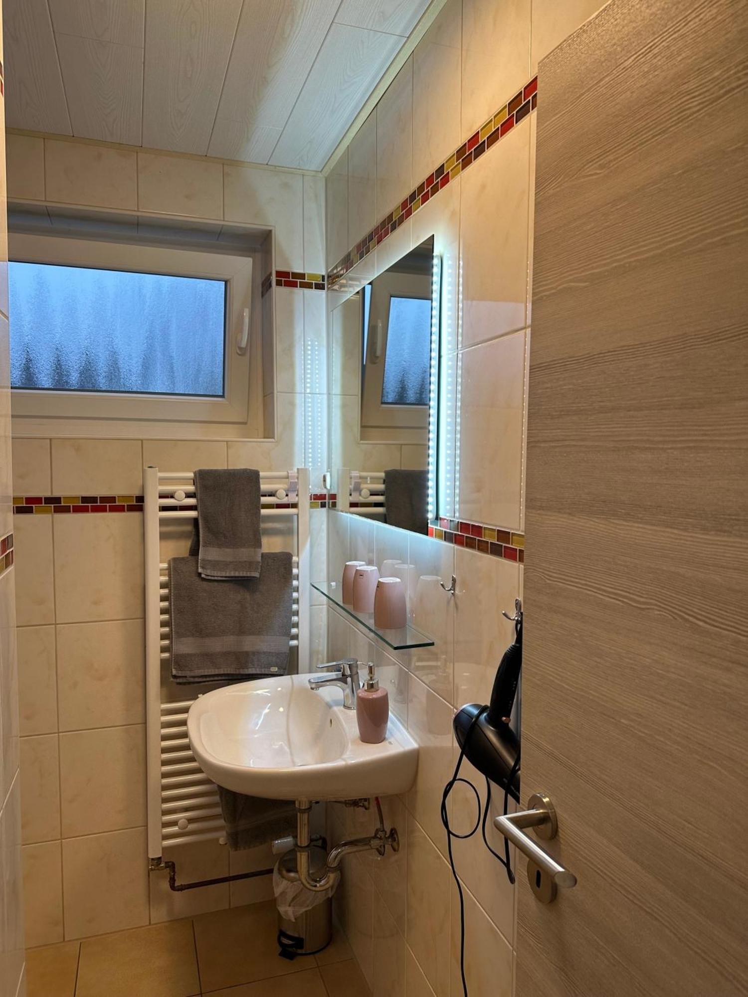 Ferienwohnung Haus Boje "Knurrhahn" Neuharlingersiel Buitenkant foto